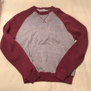 Crew neck sweater with pockets